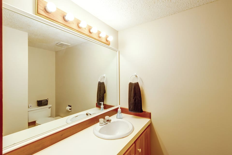Half Bathroom | 1st Floor