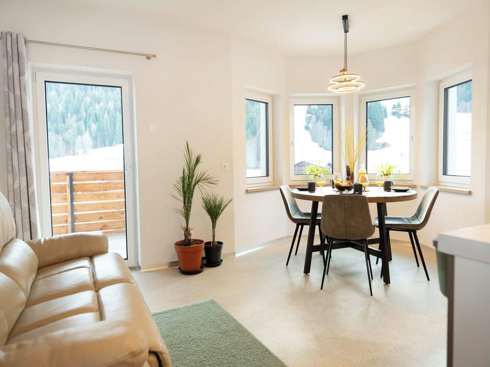 Flooring, Bedroom, Bedding, Bed, Bed Frame, Linens, Bed Sheet, Hardwood, Mattress, Wood Flooring