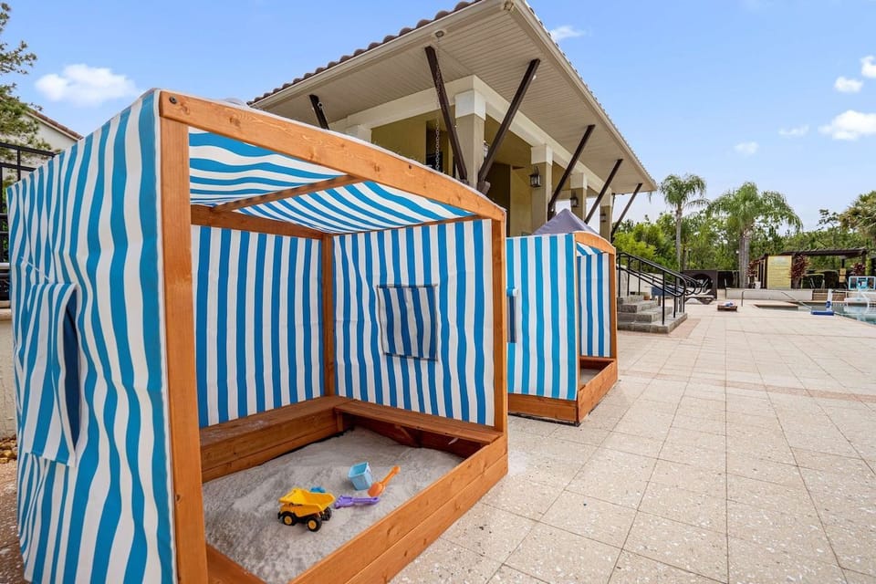 Family Vacation Retreat With Resort Pool Games Apartment in Florida