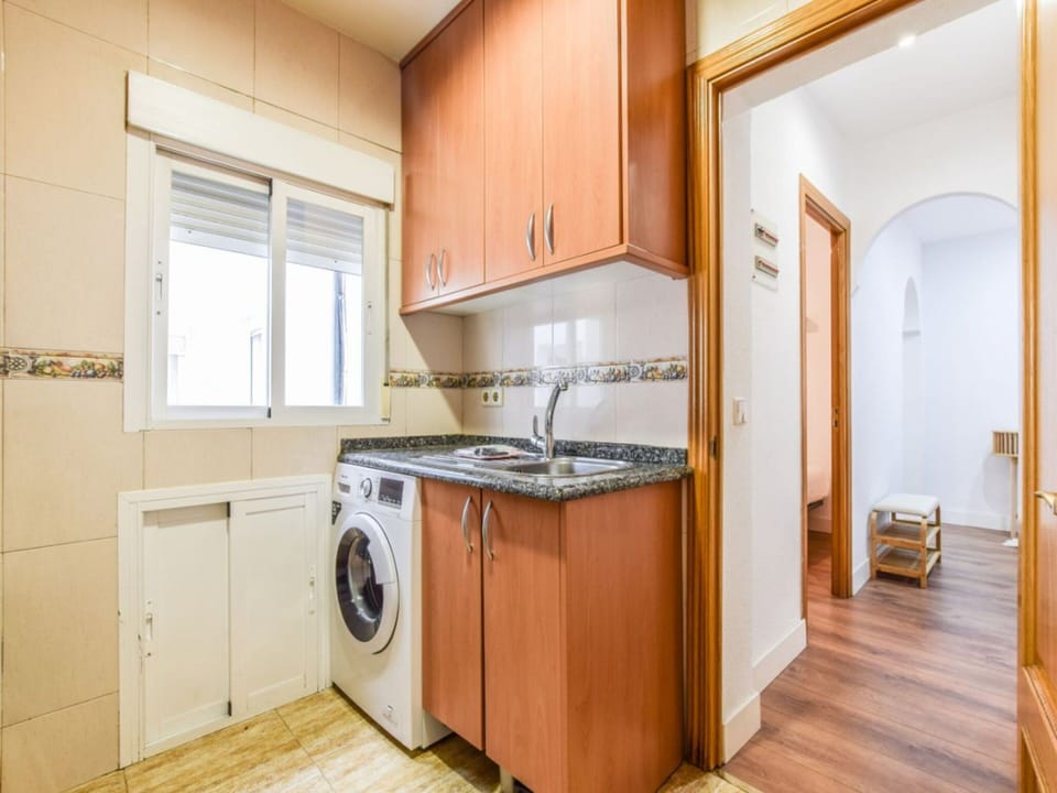 Spacious Apartment Near Retiro Park Apartment in Madrid