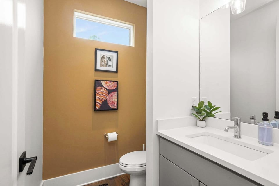 2nd Floor Half Bathroom