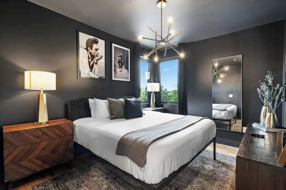 King Bedroom 