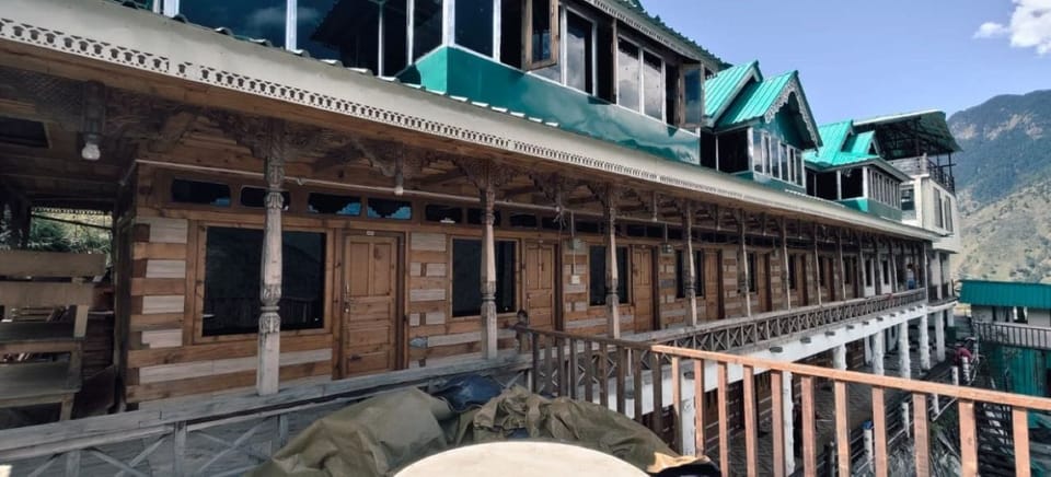 Nature View Himalaya Resort Hotel in Uttarakhand