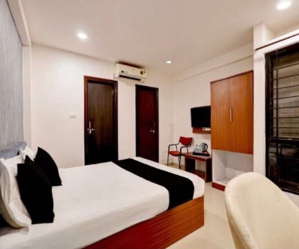 Deluxe Room Hotel Expression House in India
