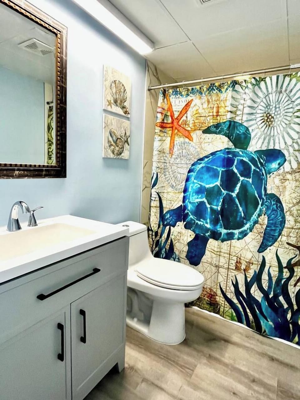 Full bathroom just off the master (King) bedroom. 