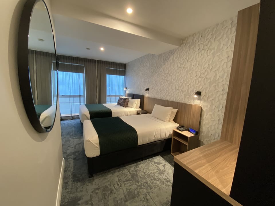 Deluxe Twin Room | Desk, iron/ironing board, free WiFi, bed sheets