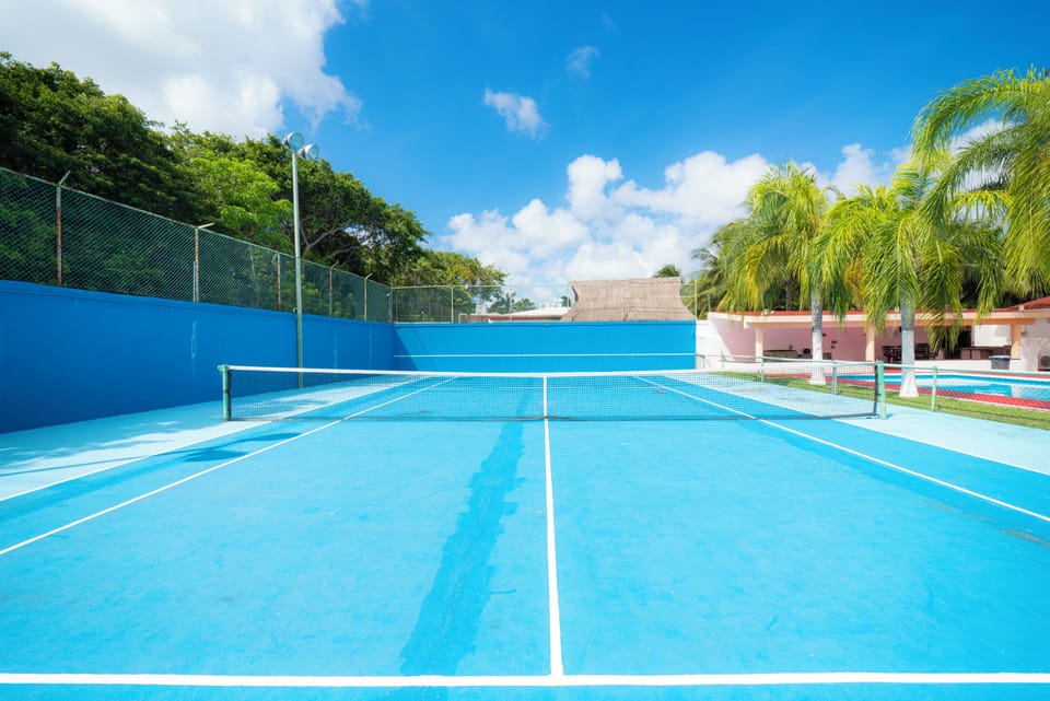 Private Villa Pool and Tennis Court 7BR Apartment in Cancun
