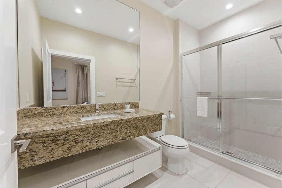 4 Suites Near Disney Patio Grill & Balcony Villa in Bay Lake