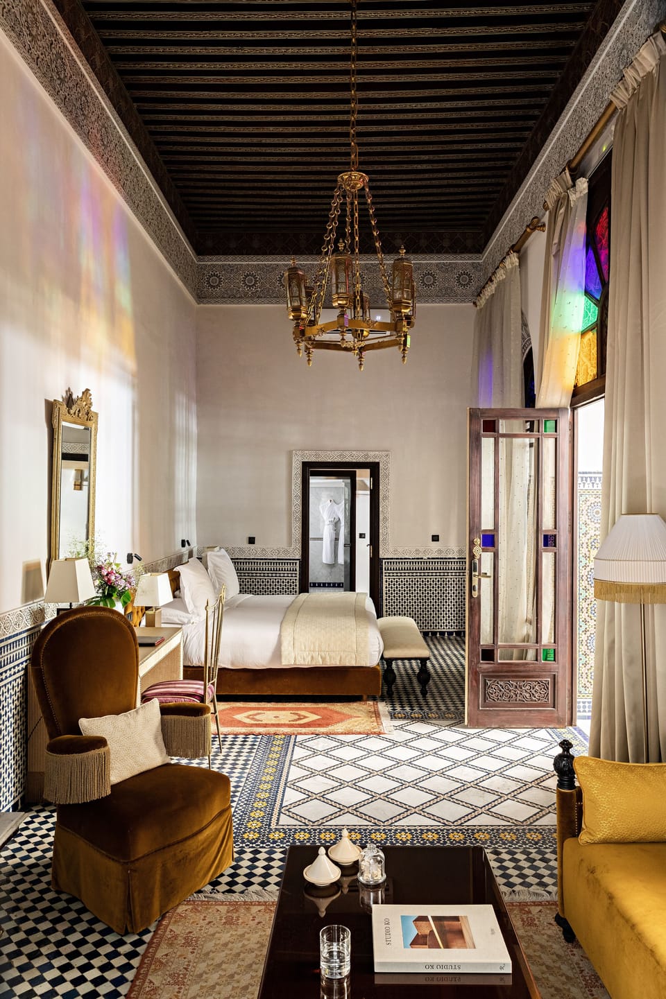 Suite (Ambassador) | Egyptian cotton sheets, premium bedding, pillowtop beds, in-room safe