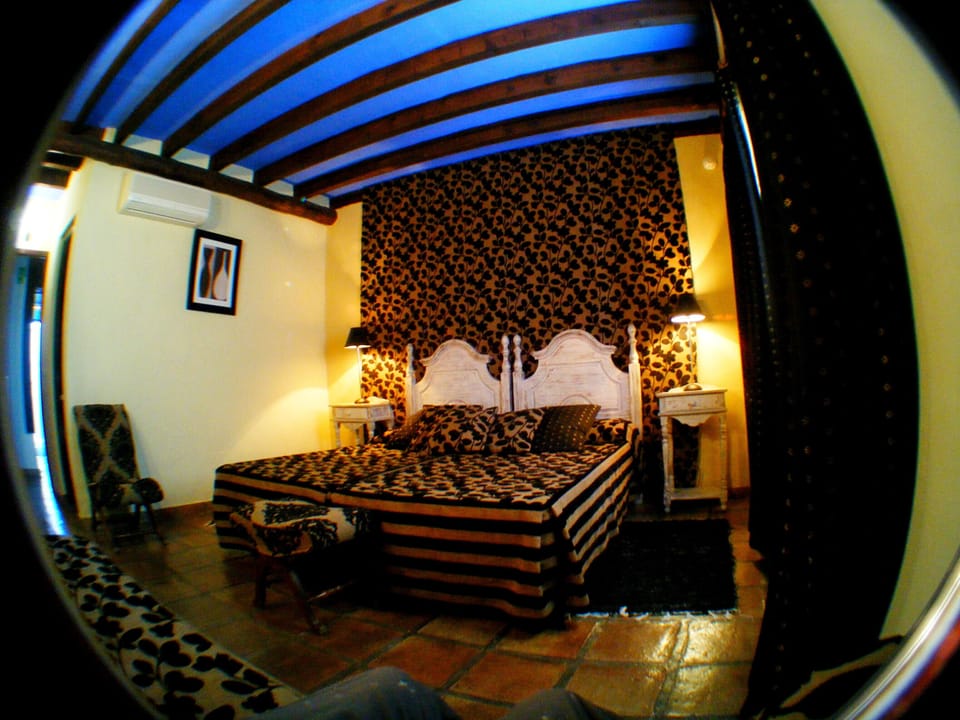 Standard Double Room | Desk, iron/ironing board, free WiFi, bed sheets
