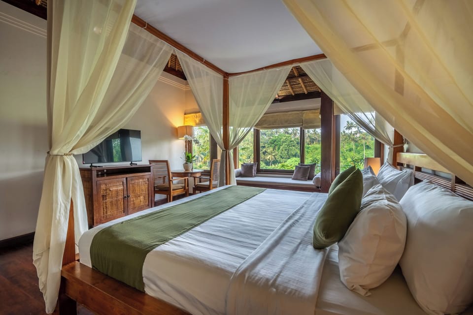Egyptian cotton sheets, premium bedding, pillowtop beds, minibar