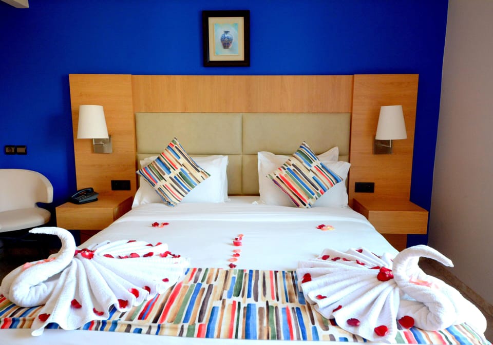 Standard Double Room | In-room safe, desk, soundproofing, free WiFi