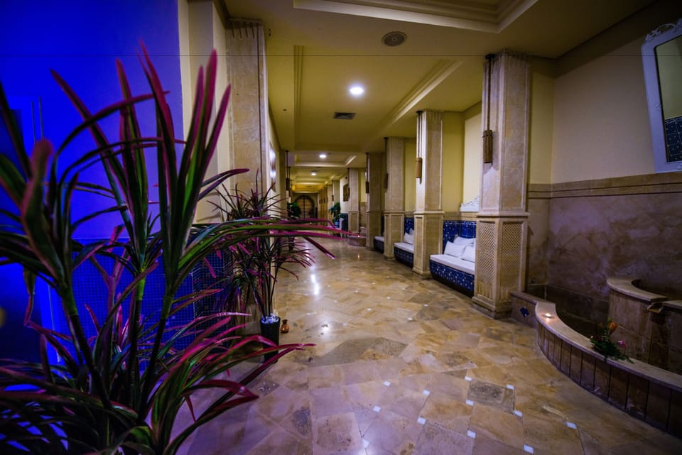 Sauna, steam room, Turkish bath, body treatments, body wraps