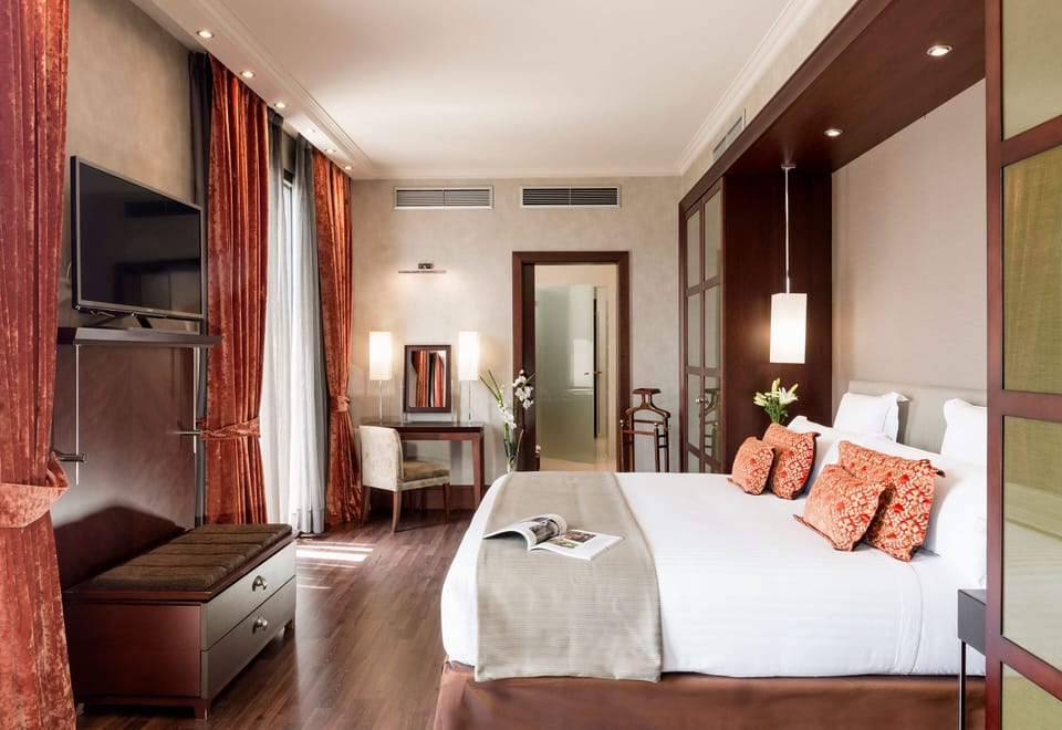 Minibar, in-room safe, desk, blackout drapes