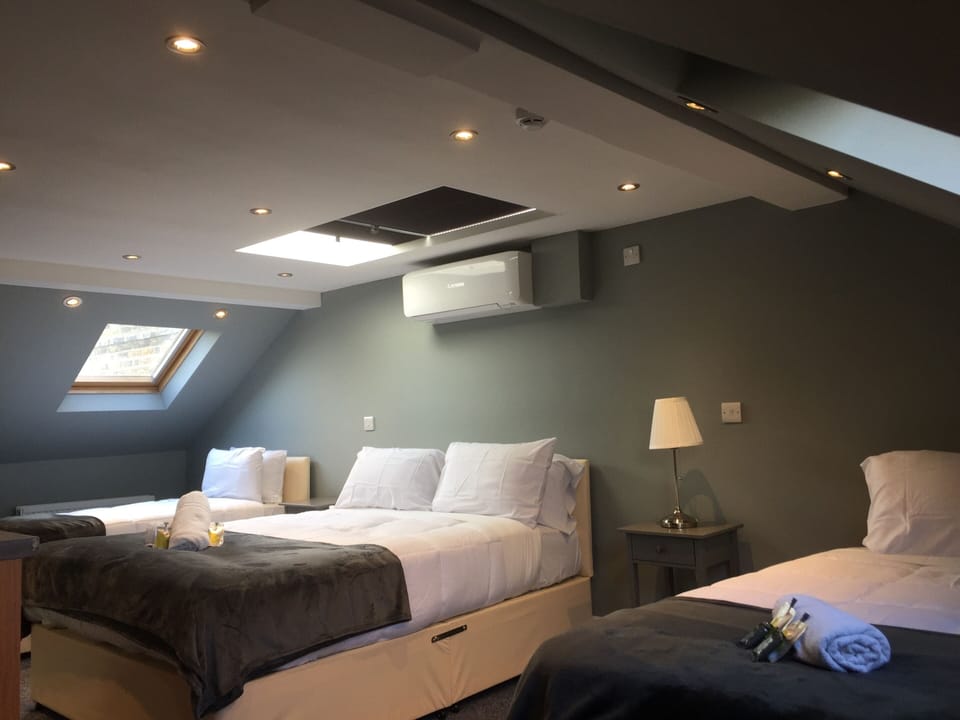 Deluxe Quadruple Room, Ensuite