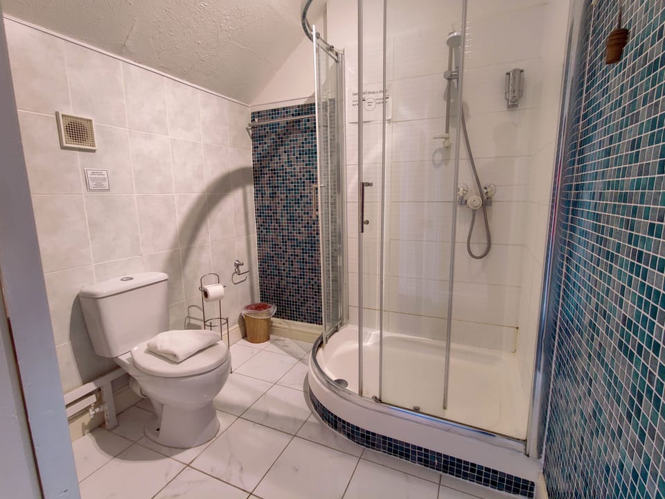 Economy Twin Room, 2 Twin Bed (Separate Bathroom) | Bathroom | Shower, free toiletries, hair dryer, towels