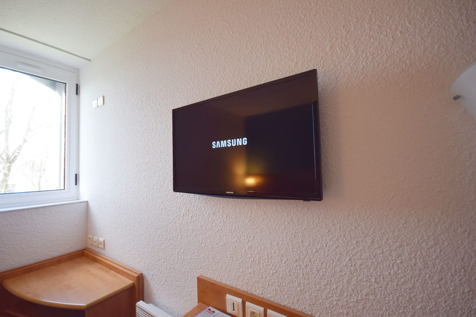 Premium bedding, individually decorated, individually furnished, desk