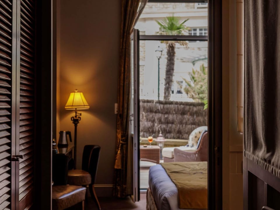 Superior Double Room, 1 Double Bed, Terrace | In-room safe, soundproofing, free WiFi, bed sheets