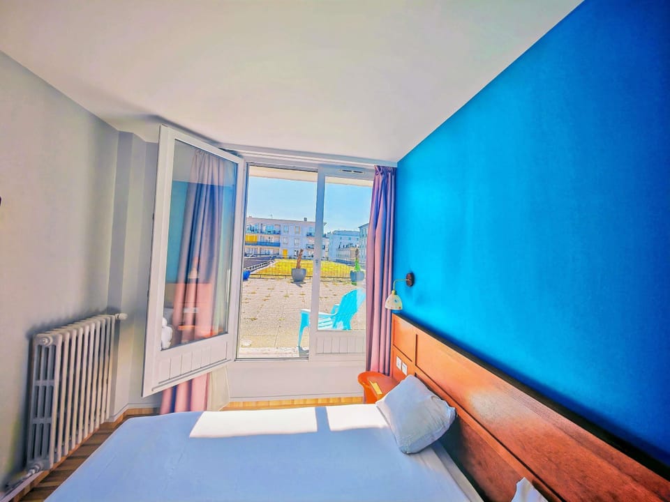 Standard Room, 1 Double Bed, Balcony | Premium bedding, desk, blackout drapes, soundproofing
