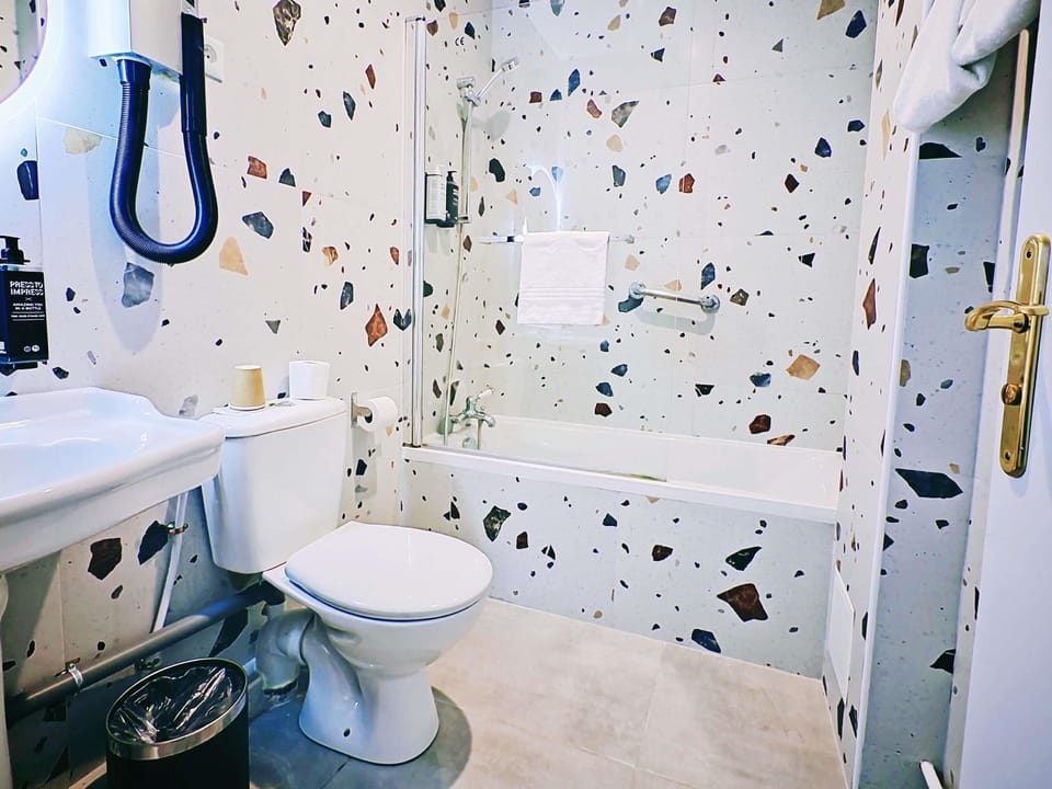 Standard Room, 1 Double Bed, Balcony | Premium bedding, desk, blackout drapes, soundproofing