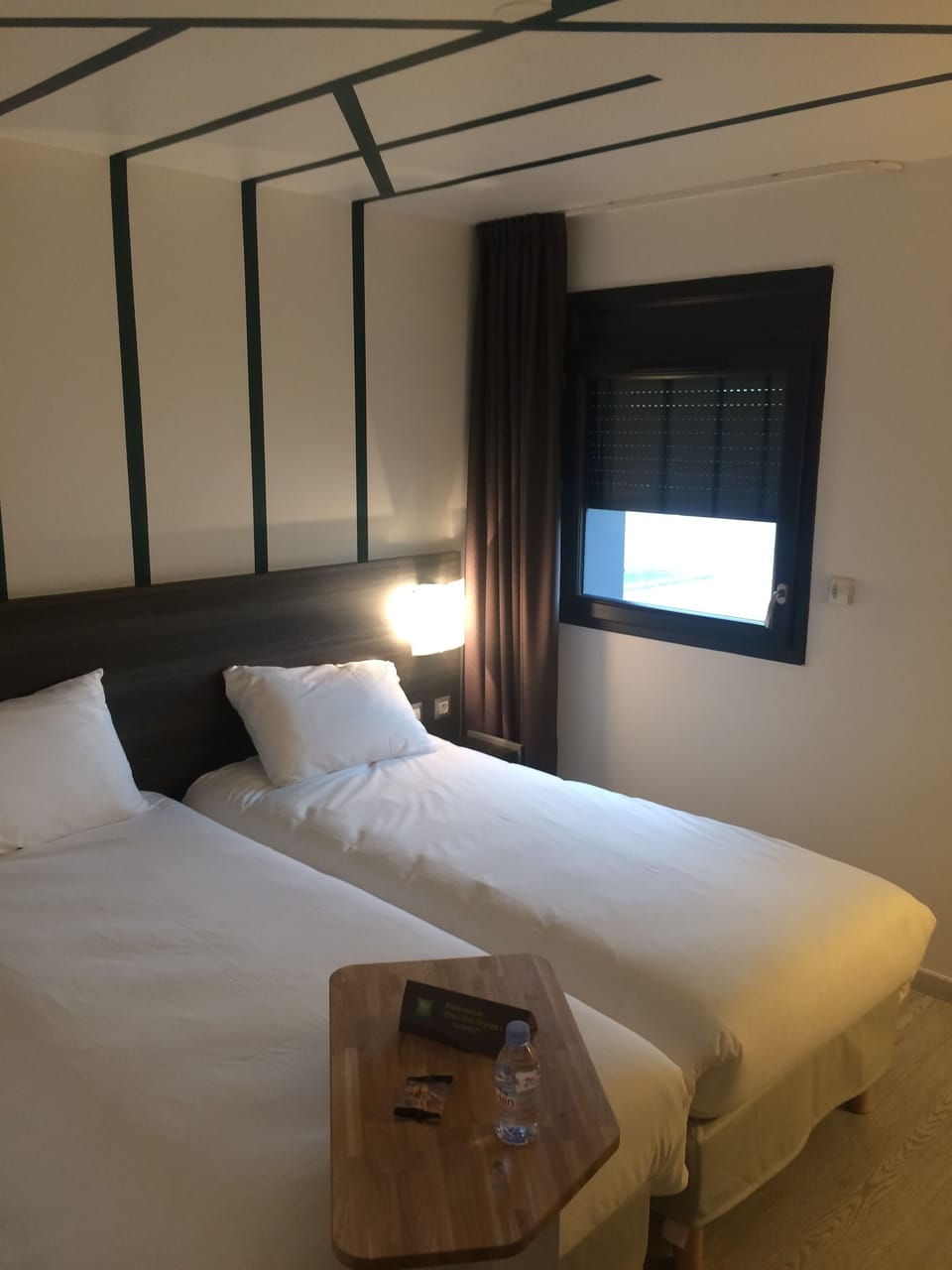 Standard Room, 2 Twin Beds | Laptop workspace, iron/ironing board, free WiFi, bed sheets