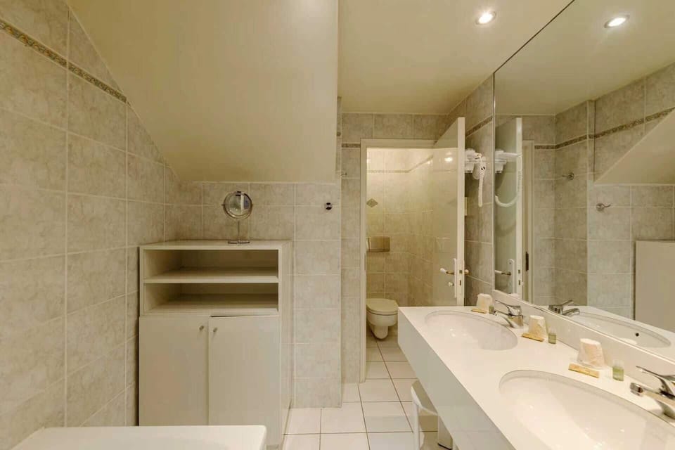 Suite, City View | Bathroom | Designer toiletries, hair dryer, towels, soap