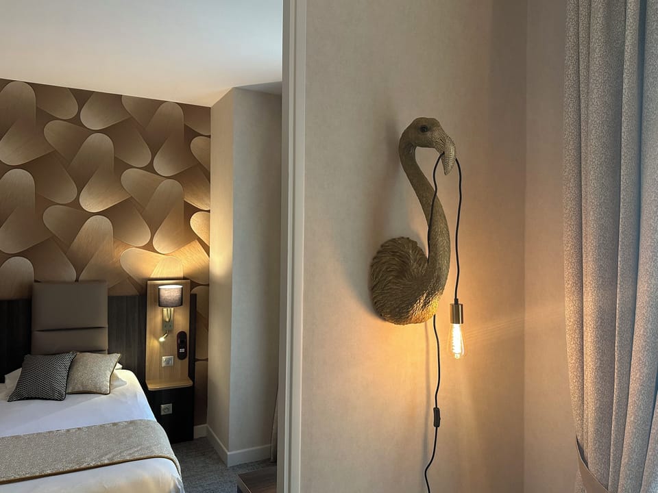 Premium bedding, in-room safe, desk, laptop workspace