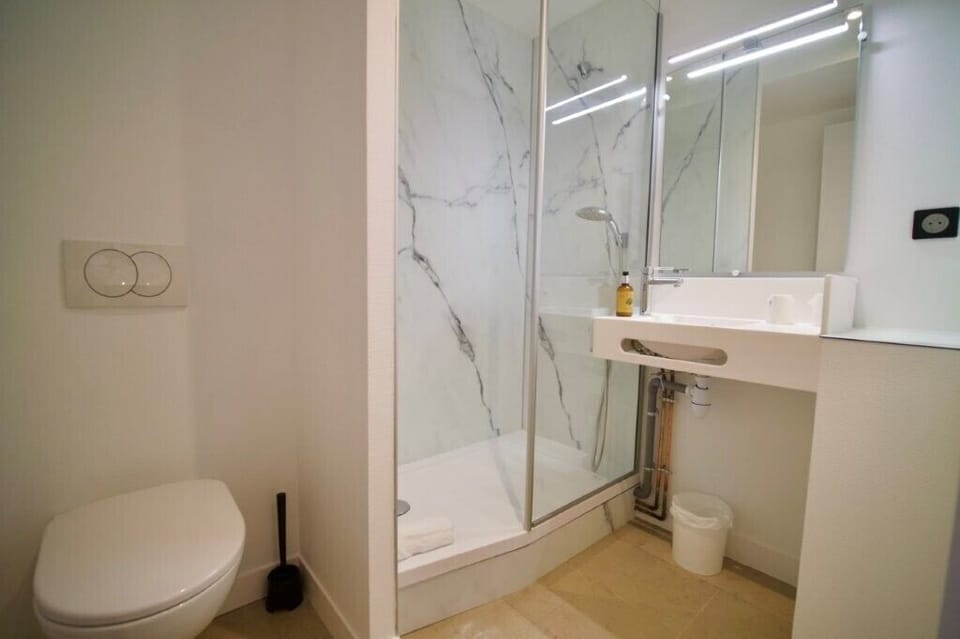 Double Room | Bathroom | Combined shower/tub, hair dryer, towels, soap
