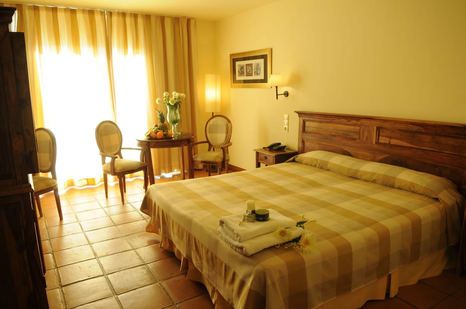 In-room safe, desk, blackout drapes, soundproofing