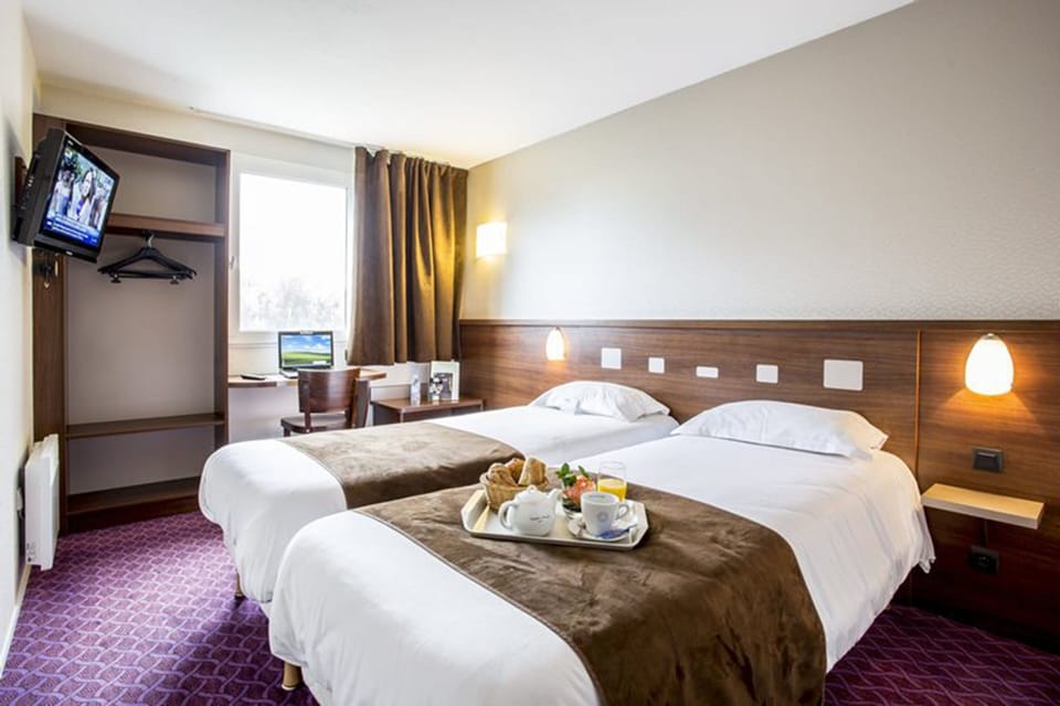 In-room safe, desk, blackout drapes, soundproofing