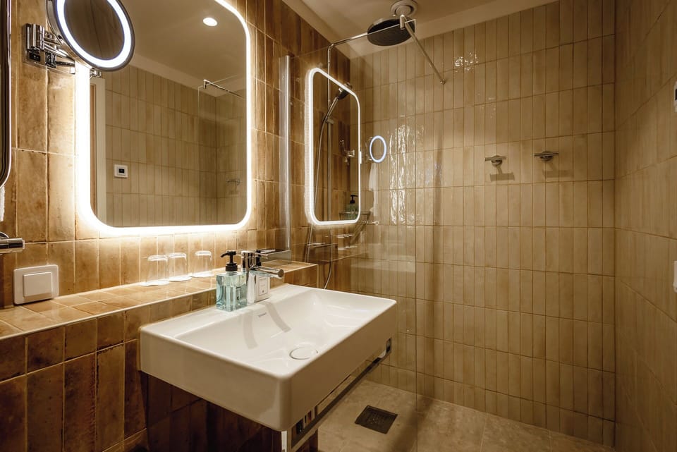Hair dryer, towels, toilet paper