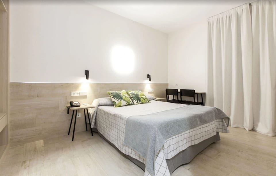 Double Room, 1 Double Bed | Egyptian cotton sheets, in-room safe, individually furnished, desk