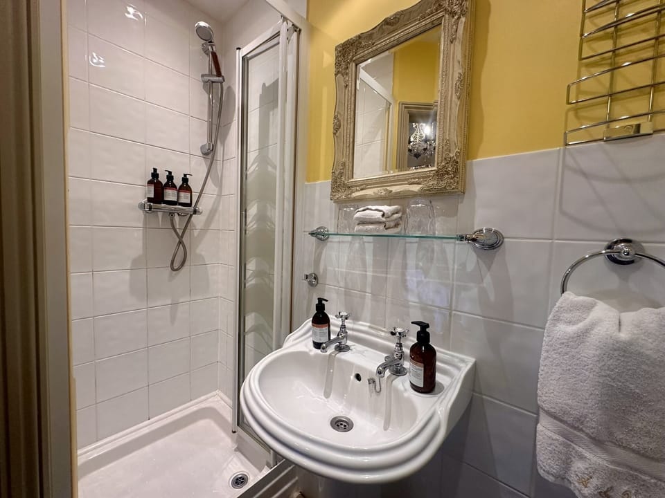 Superior Double Room, Ensuite (Beatrice Room) | Bathroom