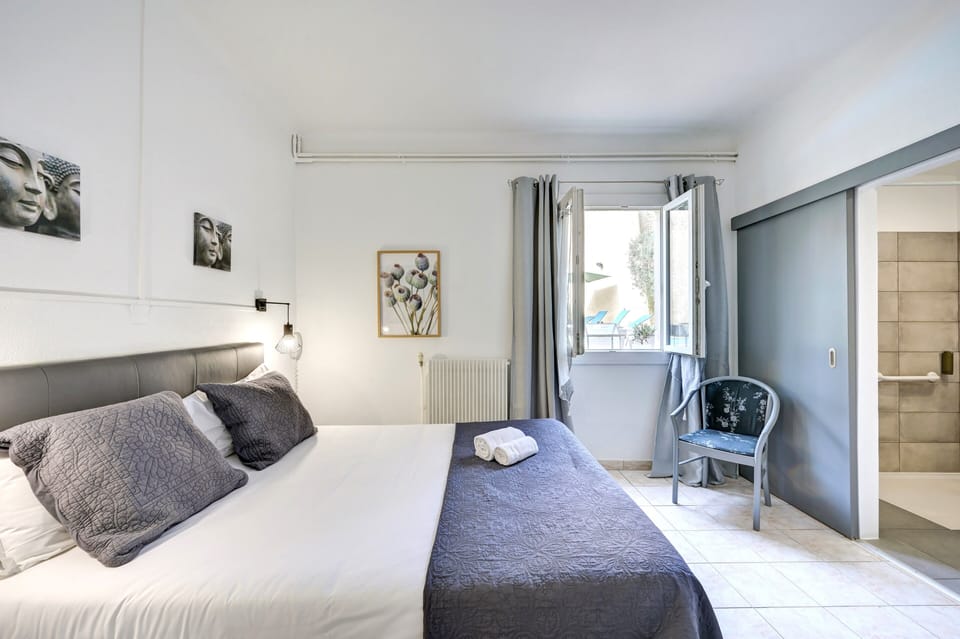 Comfort Double Room | Desk, WiFi (free), bed sheets