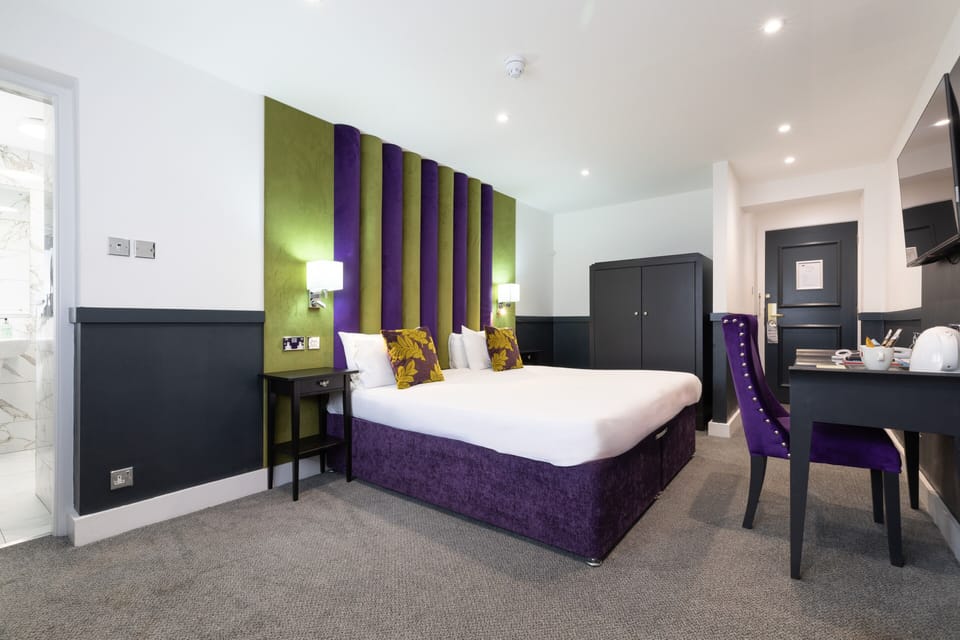 Standard Double Room | Individually decorated, individually furnished, desk, iron/ironing board