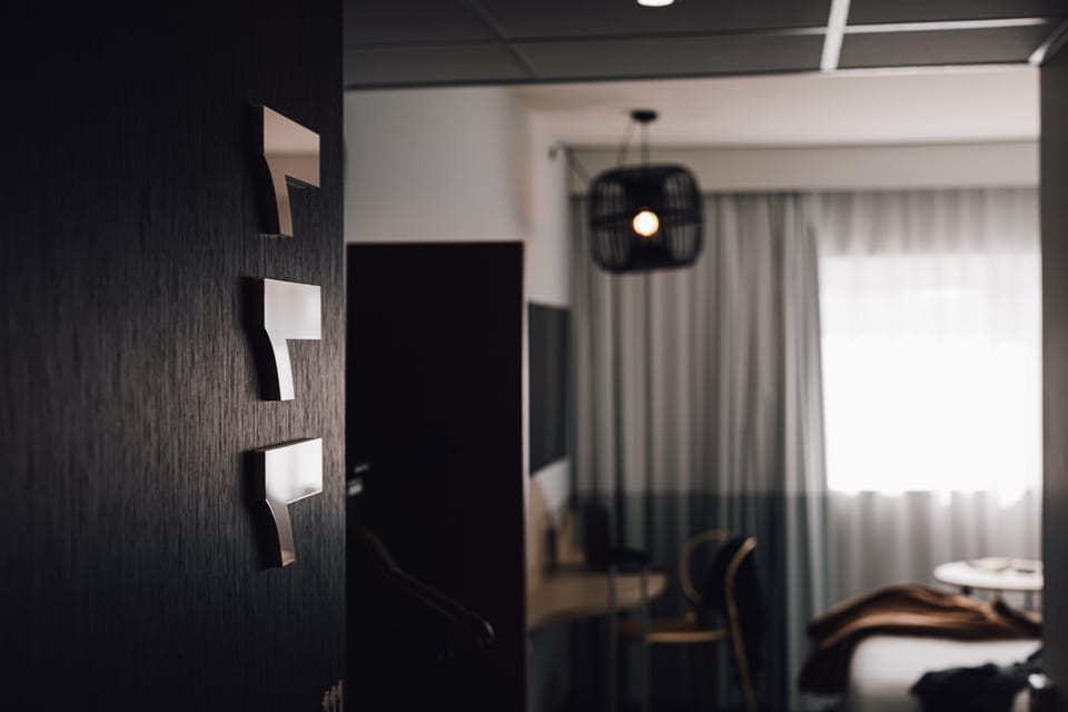 In-room safe, desk, blackout drapes, soundproofing