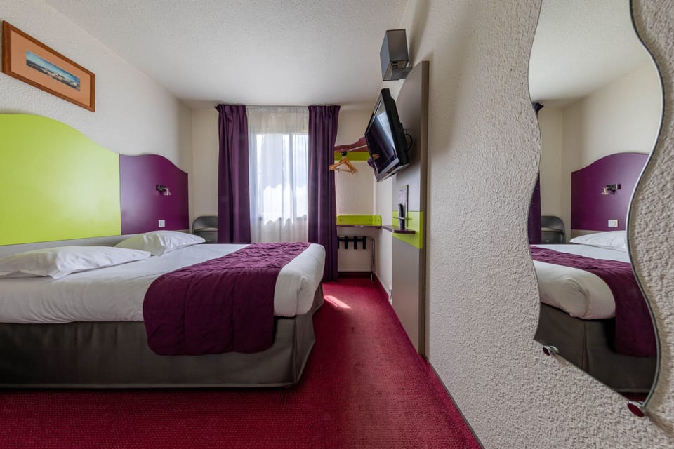 Superior Room | Premium bedding, blackout drapes, soundproofing, free cribs/infant beds