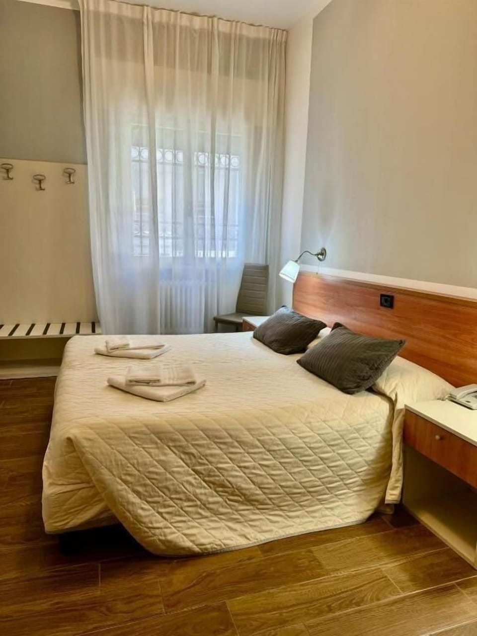 Double Room | Minibar, in-room safe, desk, free WiFi