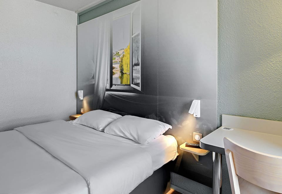 Double Room, Non Smoking | Frette Italian sheets, premium bedding, desk, soundproofing