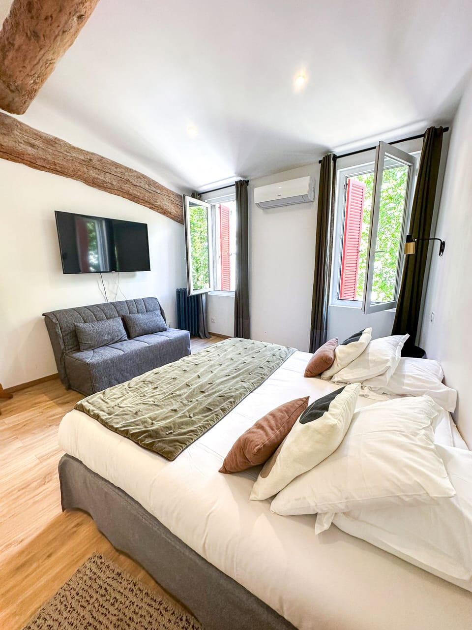 Deluxe Room | In-room safe, soundproofing, free WiFi, bed sheets