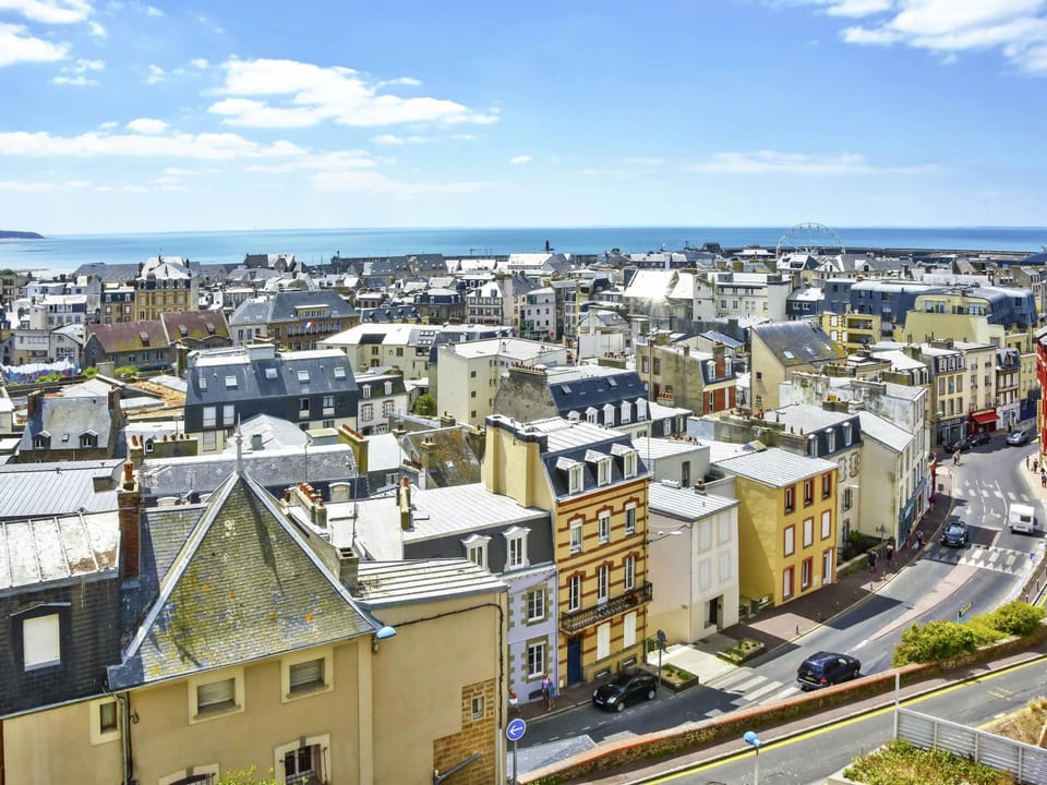 Classic Room, 1 Double Bed | Premium bedding, minibar, in-room safe, desk