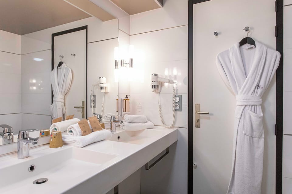 Privilege, Superior Room, 1 Double Bed, Terrace | Bathroom | Shower, rainfall showerhead, eco-friendly toiletries, hair dryer