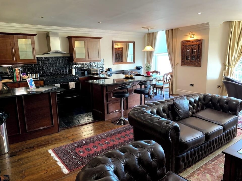 Luxury Apartment, 2 Bedrooms, Sea View | Living area | LCD TV, DVD player