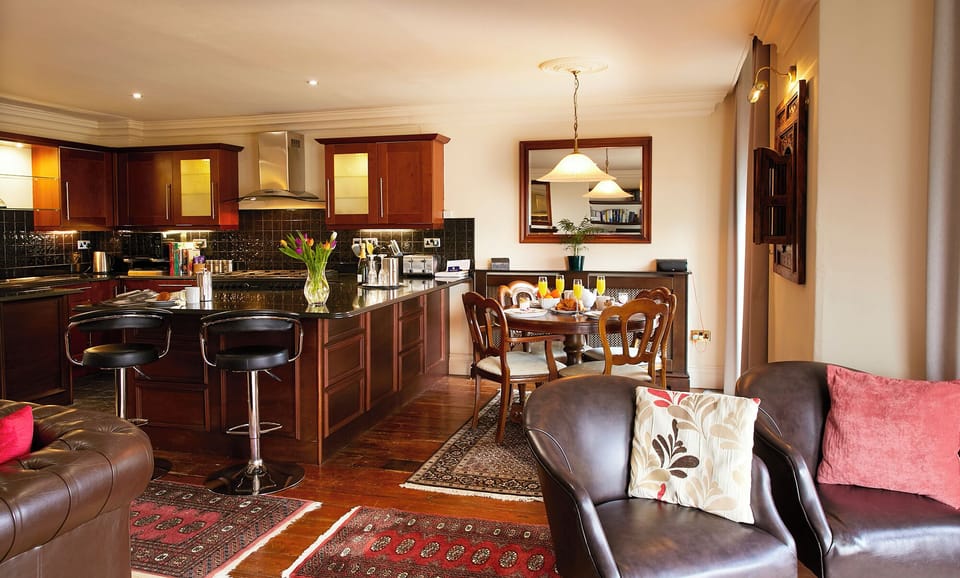 Luxury Apartment, 2 Bedrooms, Sea View | Living area | LCD TV, DVD player