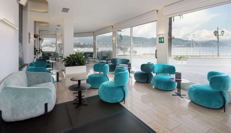 2 bars/lounges, beach bar