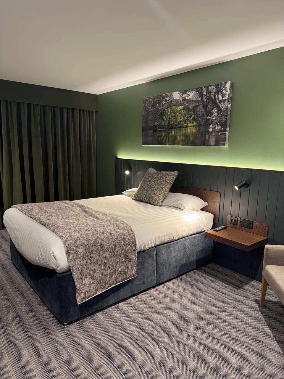 Double Room | Desk, free WiFi, bed sheets