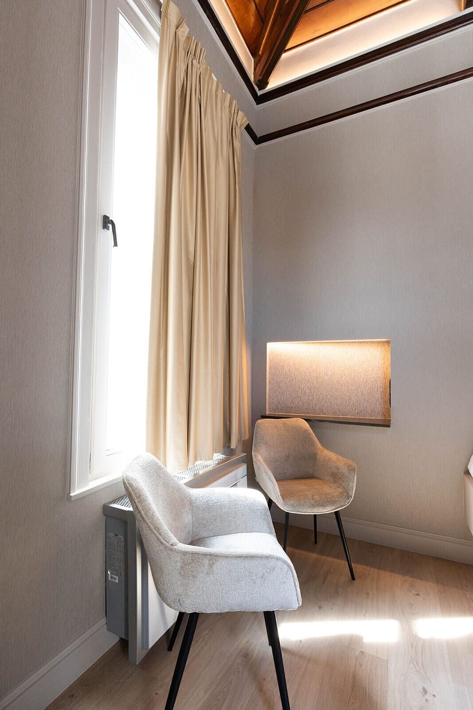 Lovers Room | In-room safe, individually decorated, individually furnished, desk