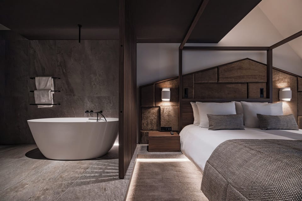 Junior Suite (Access to Yonasaya Spa) | In-room safe, desk, soundproofing, WiFi (free)