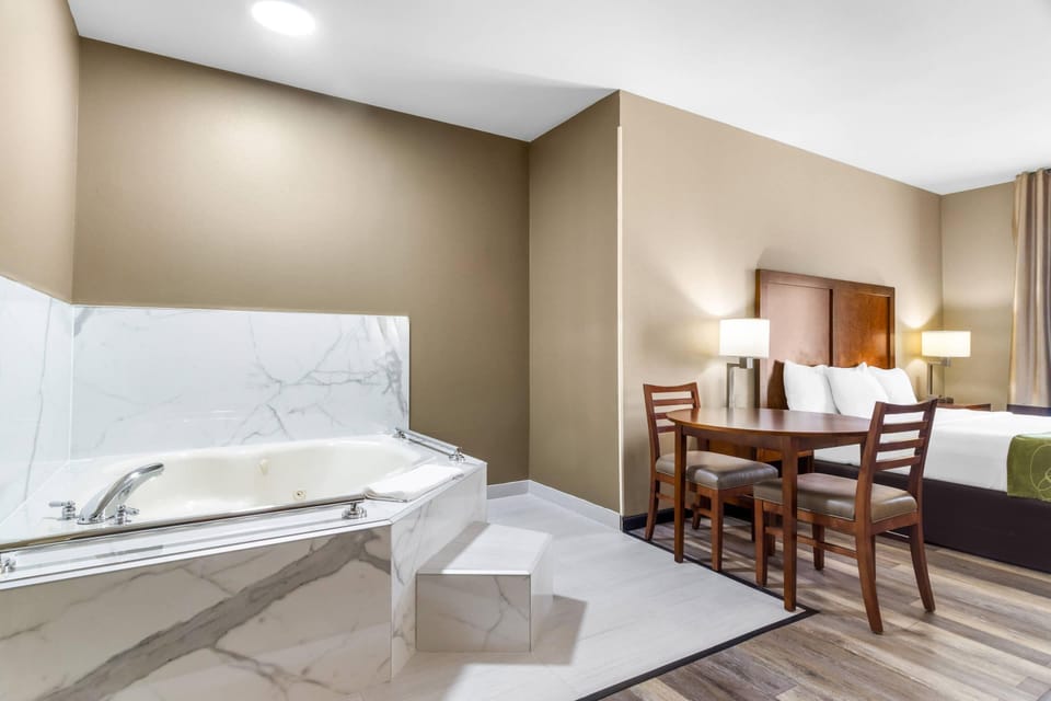 Suite, 1 King Bed, Accessible, Non Smoking | In-room safe, desk, iron/ironing board, free cribs/infant beds