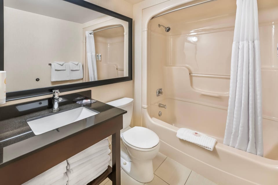 Standard 2 double beds Non-Smoking Ground floor | Premium bedding, pillowtop beds, individually decorated, desk